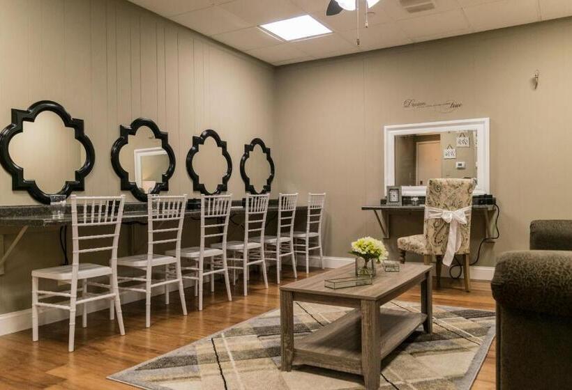 酒店 Abe Martin Lodge & Cabins