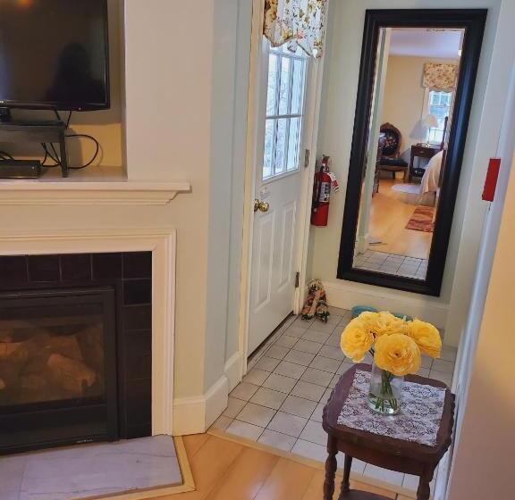 فندق Adair Country Inn & Restaurant