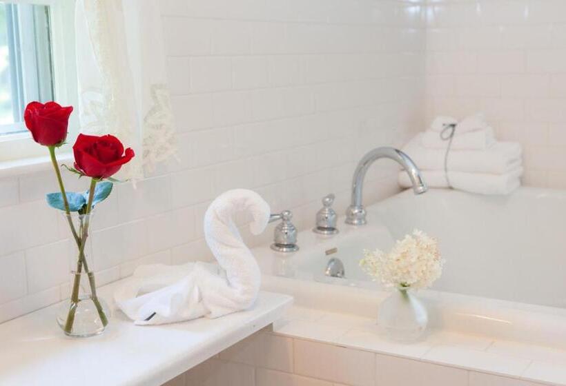 فندق Adair Country Inn & Restaurant