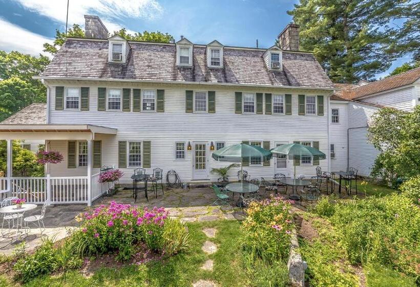 فندق Adair Country Inn & Restaurant