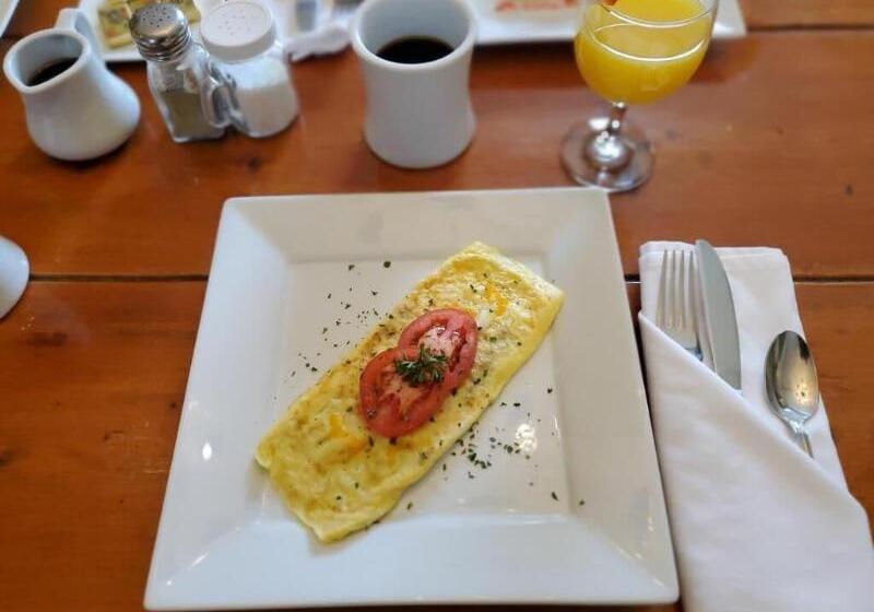 فندق Admiral Farragut Inn