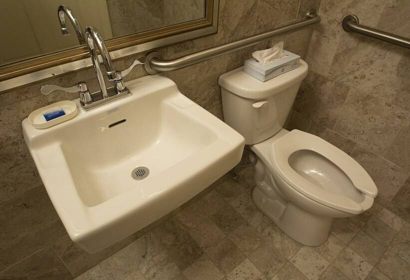 Adria Hotel And Conference Center