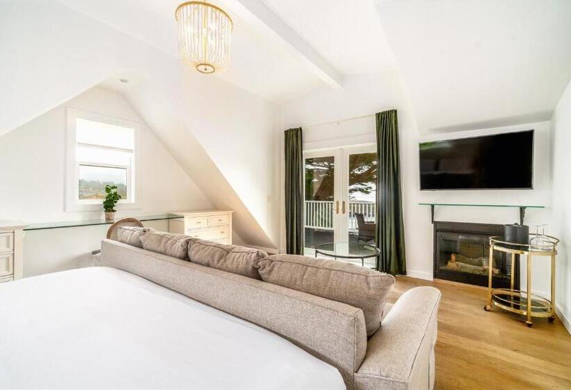 فندق Agate Cove Inn