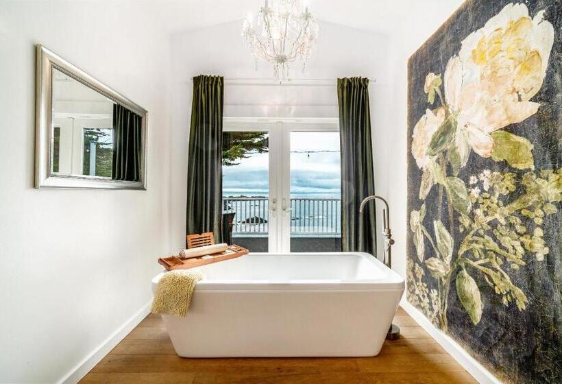 فندق Agate Cove Inn