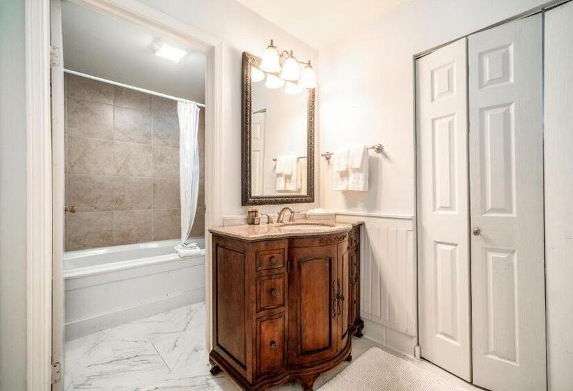 فندق Agate Cove Inn