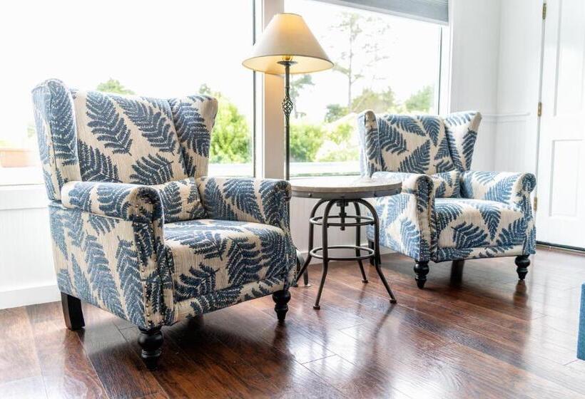 فندق Agate Cove Inn