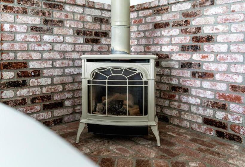 فندق Agate Cove Inn