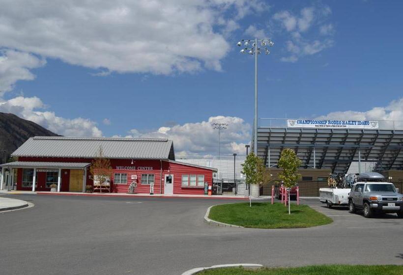 فندق Airport Inn