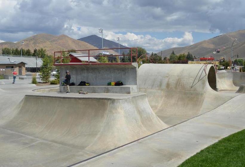 فندق Airport Inn