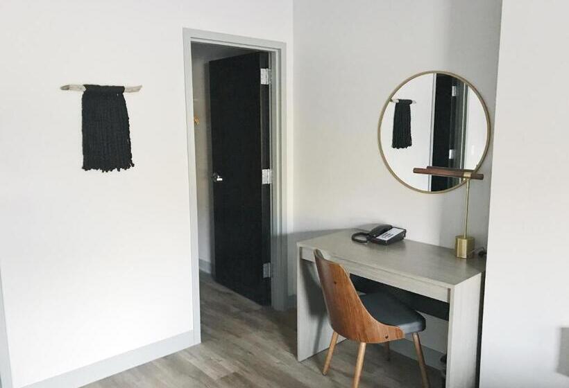 فندق Airport Inn