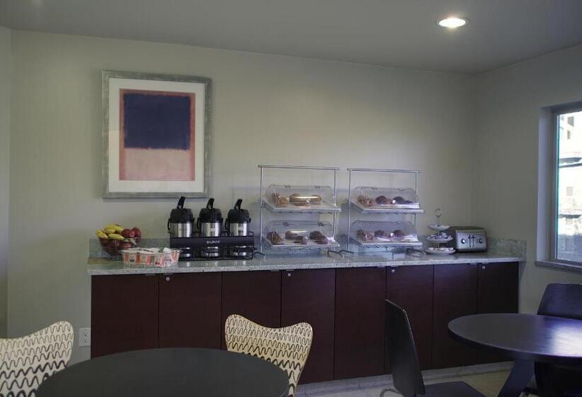 Отель Aladdin Inn And Suites