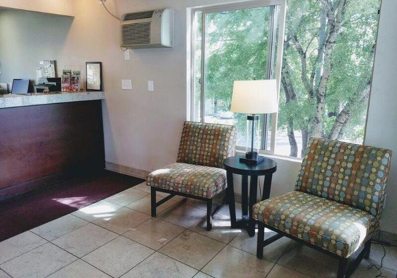 Отель Aladdin Inn And Suites