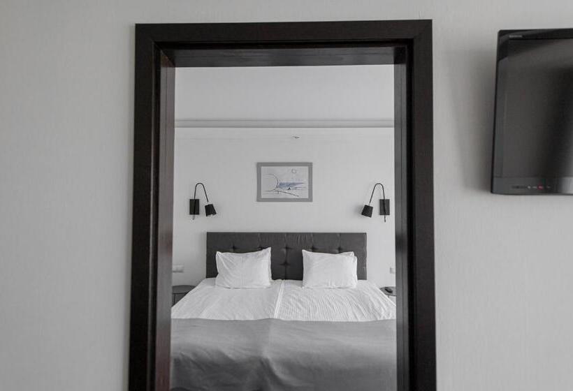 هتل Black Sea Central