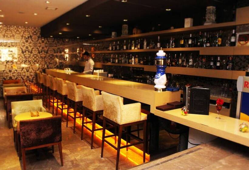 Carlton Hotel Old City