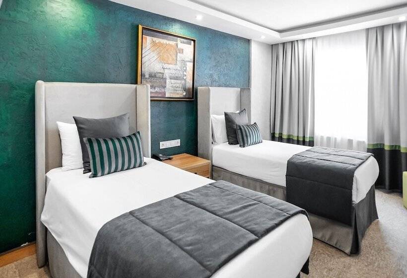 Carlton Hotel Old City