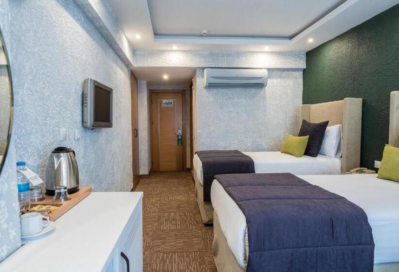 Carlton Hotel Old City