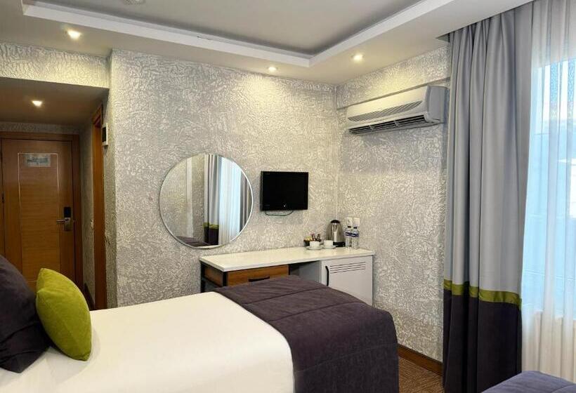 Carlton Hotel Old City