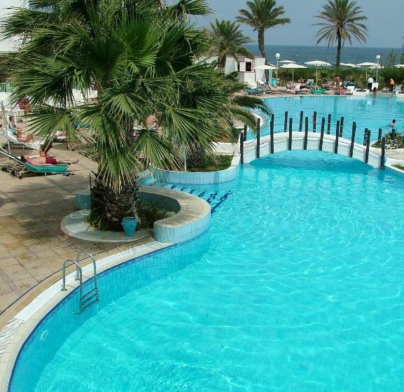 ホテル El Mouradi Skanes