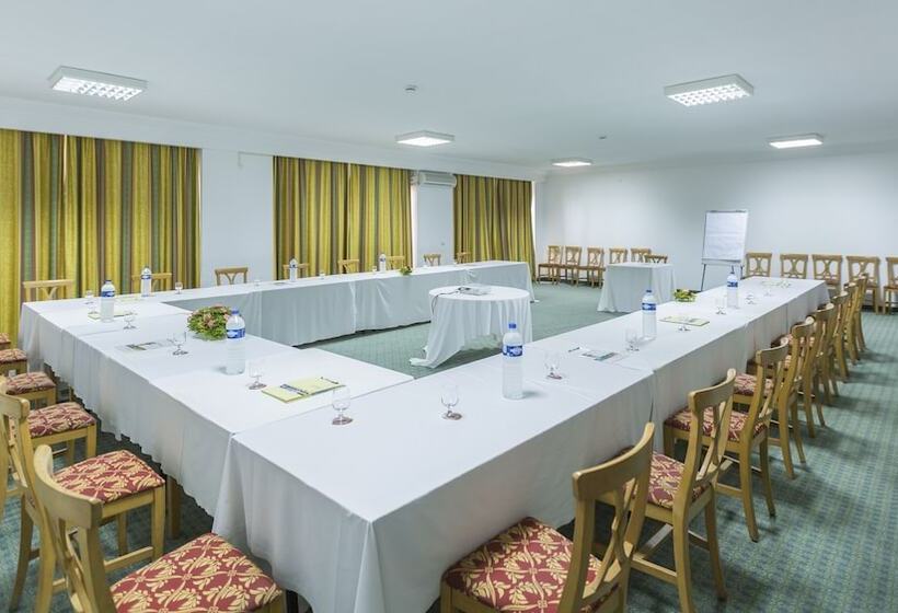 ホテル El Mouradi Skanes