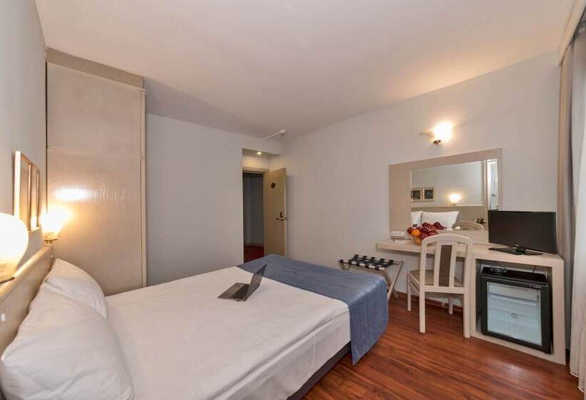 ホテル Febor Park