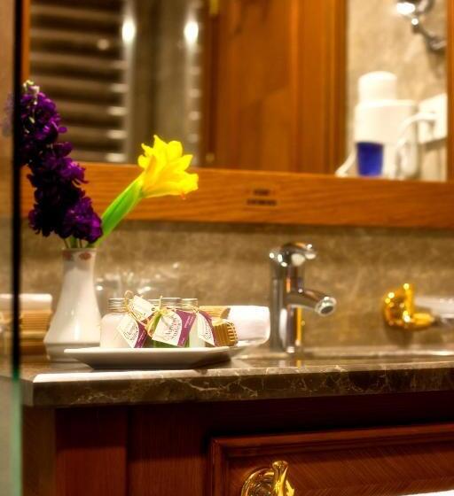 هتل Glk Premier Acropol Suites & Spa