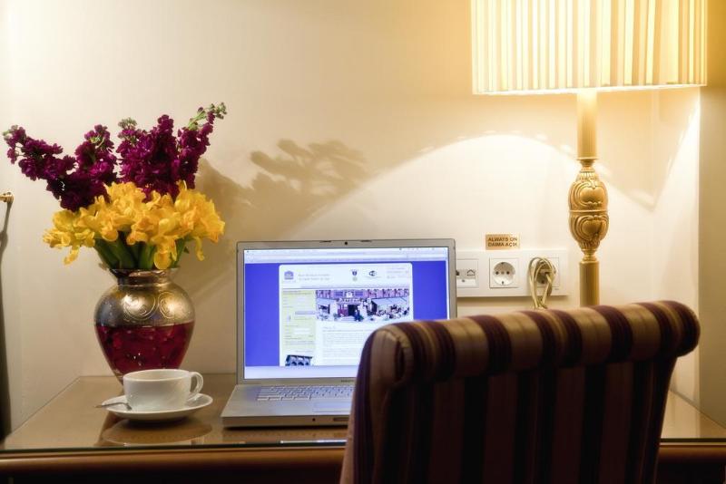 هتل Glk Premier Acropol Suites & Spa