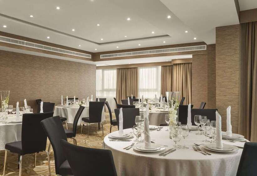 Отель Hawthorn Extended Stay By Wyndham Abu Dhabi City Center