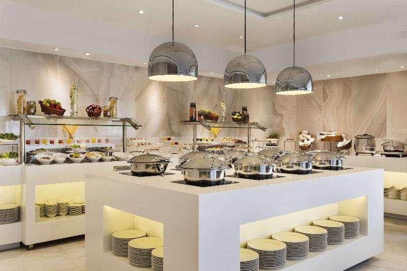 Отель Hawthorn Extended Stay By Wyndham Abu Dhabi City Center