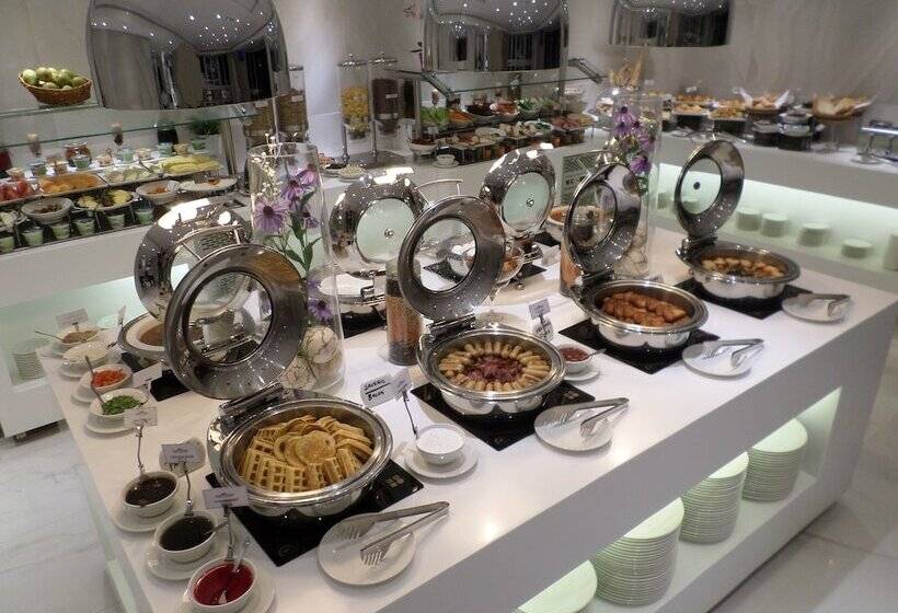 Отель Hawthorn Extended Stay By Wyndham Abu Dhabi City Center