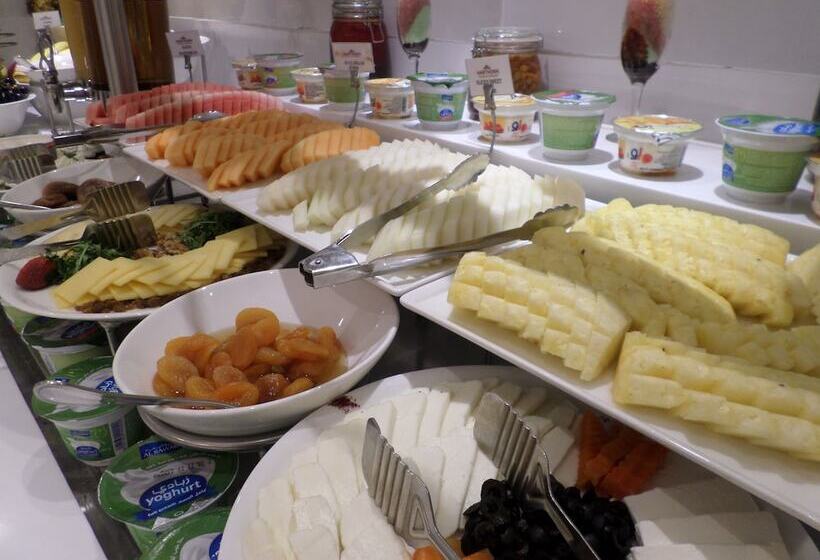 Отель Hawthorn Extended Stay By Wyndham Abu Dhabi City Center