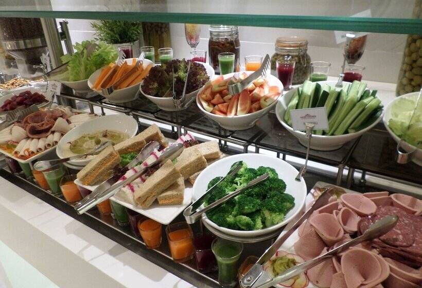 Отель Hawthorn Extended Stay By Wyndham Abu Dhabi City Center