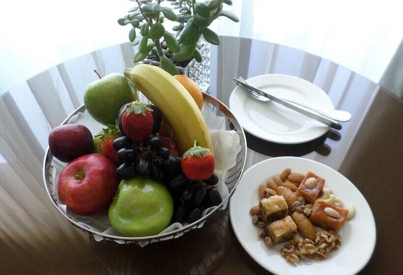 Отель Hawthorn Extended Stay By Wyndham Abu Dhabi City Center