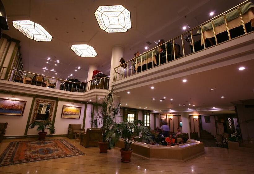 هتل Istanbul Royal