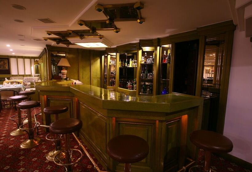 هتل Istanbul Royal