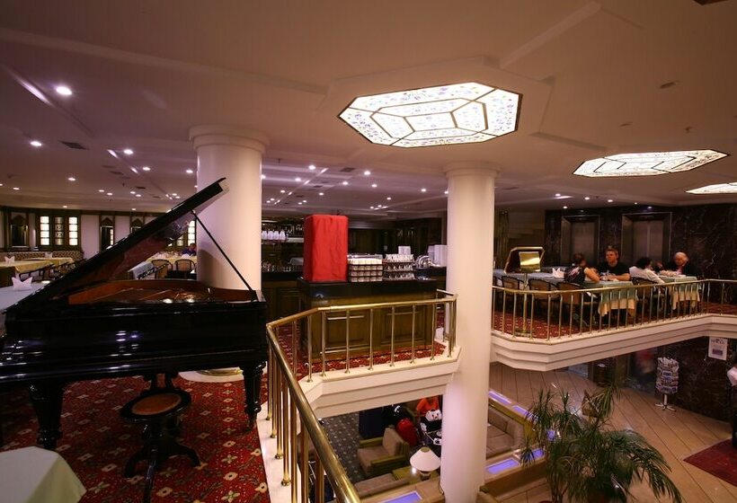 هتل Istanbul Royal