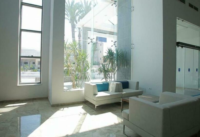 ホテル Les Palmiers