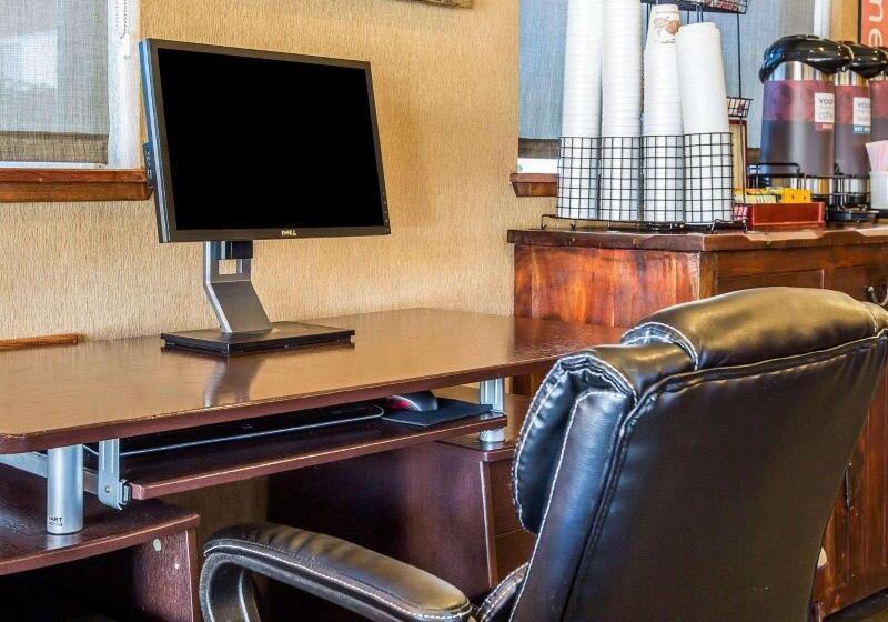 호텔 Quality Inn Lone Pine Near Mount Whitney