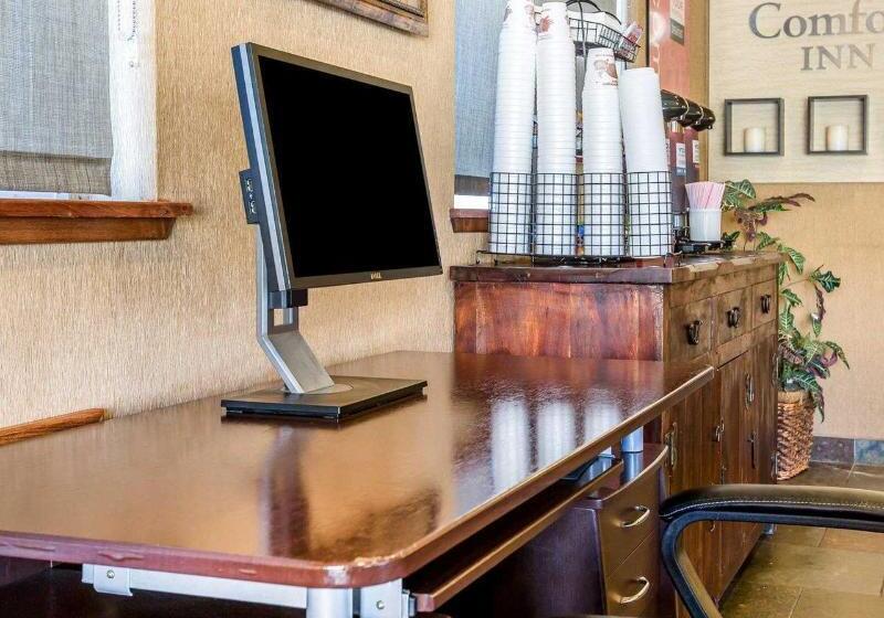 호텔 Quality Inn Lone Pine Near Mount Whitney