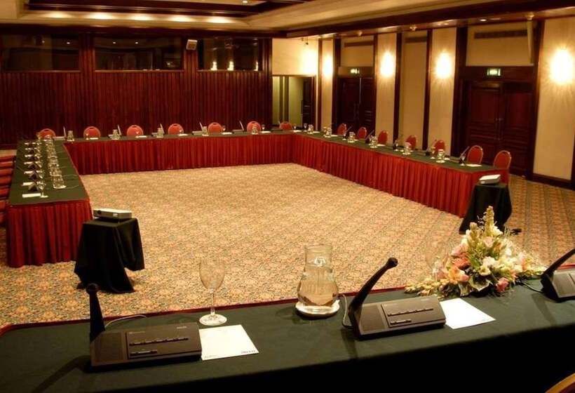 Отель Radisson Montevideo Victoria Plaza