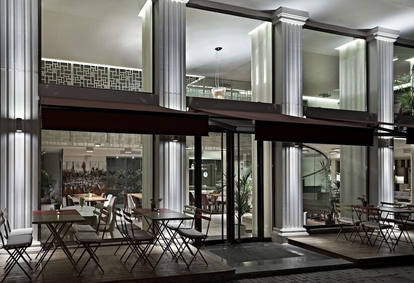 هتل Ramada Istanbul Grand Bazaar