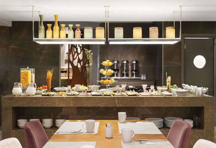 هتل Ramada Istanbul Grand Bazaar