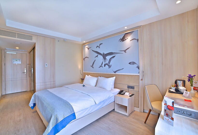 فندق Ramada By Wyndham Istanbul Old City