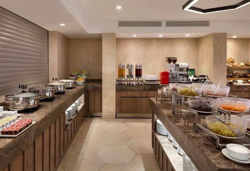 فندق Ramada By Wyndham Istanbul Old City