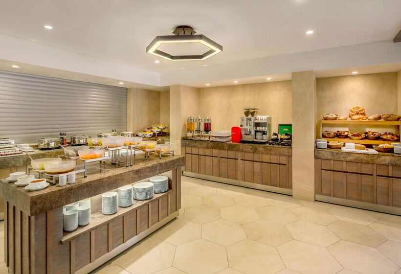 فندق Ramada By Wyndham Istanbul Old City