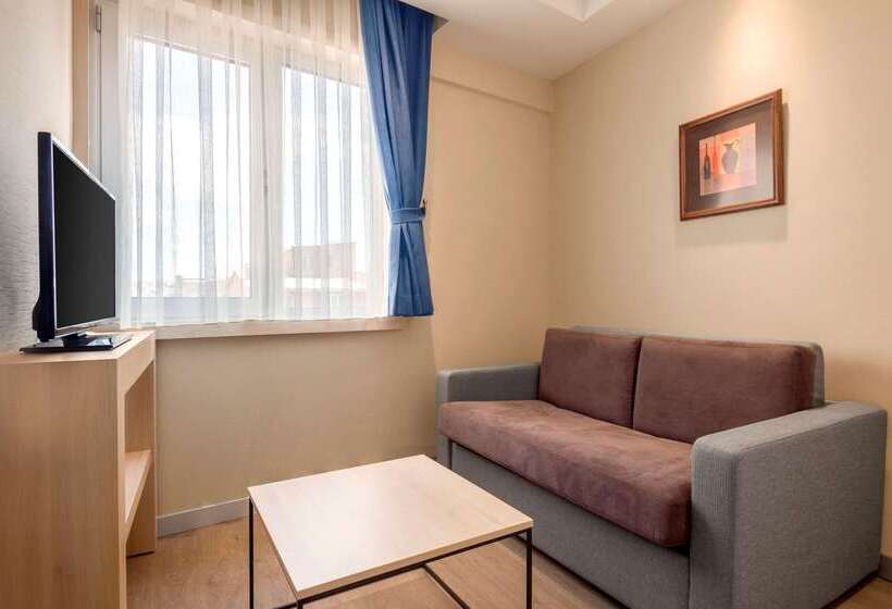 فندق Ramada By Wyndham Istanbul Old City