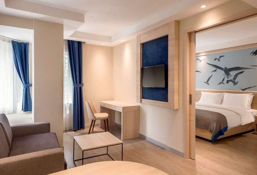 فندق Ramada By Wyndham Istanbul Old City