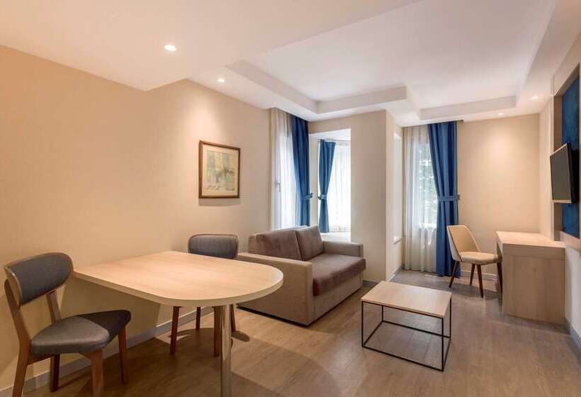 فندق Ramada By Wyndham Istanbul Old City