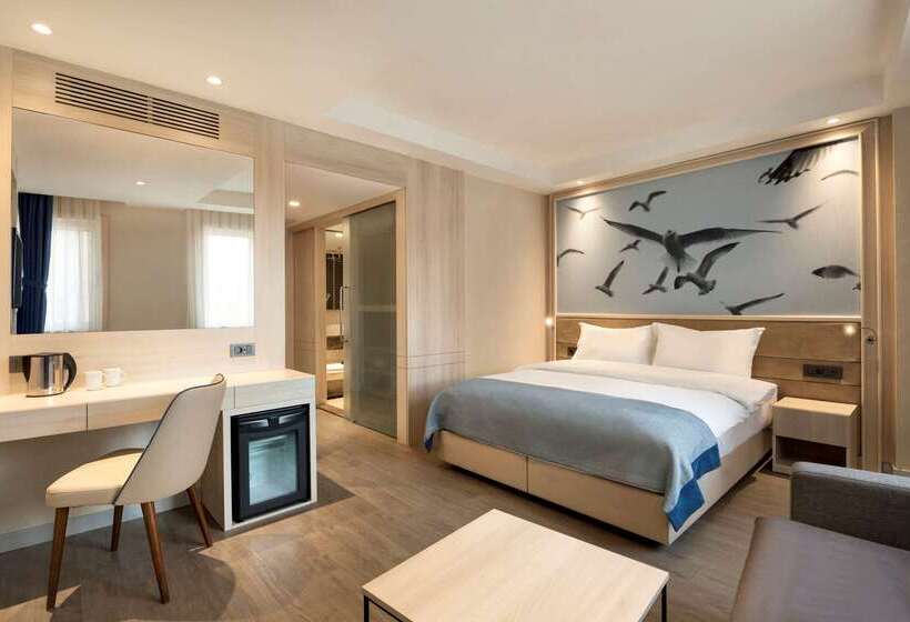 فندق Ramada By Wyndham Istanbul Old City
