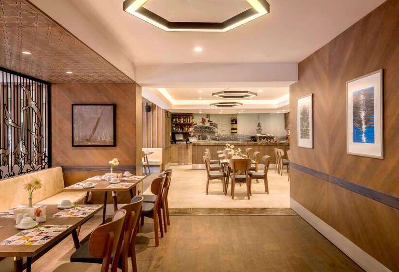 فندق Ramada By Wyndham Istanbul Old City