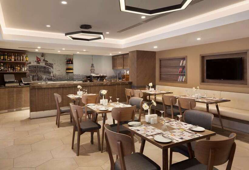 فندق Ramada By Wyndham Istanbul Old City